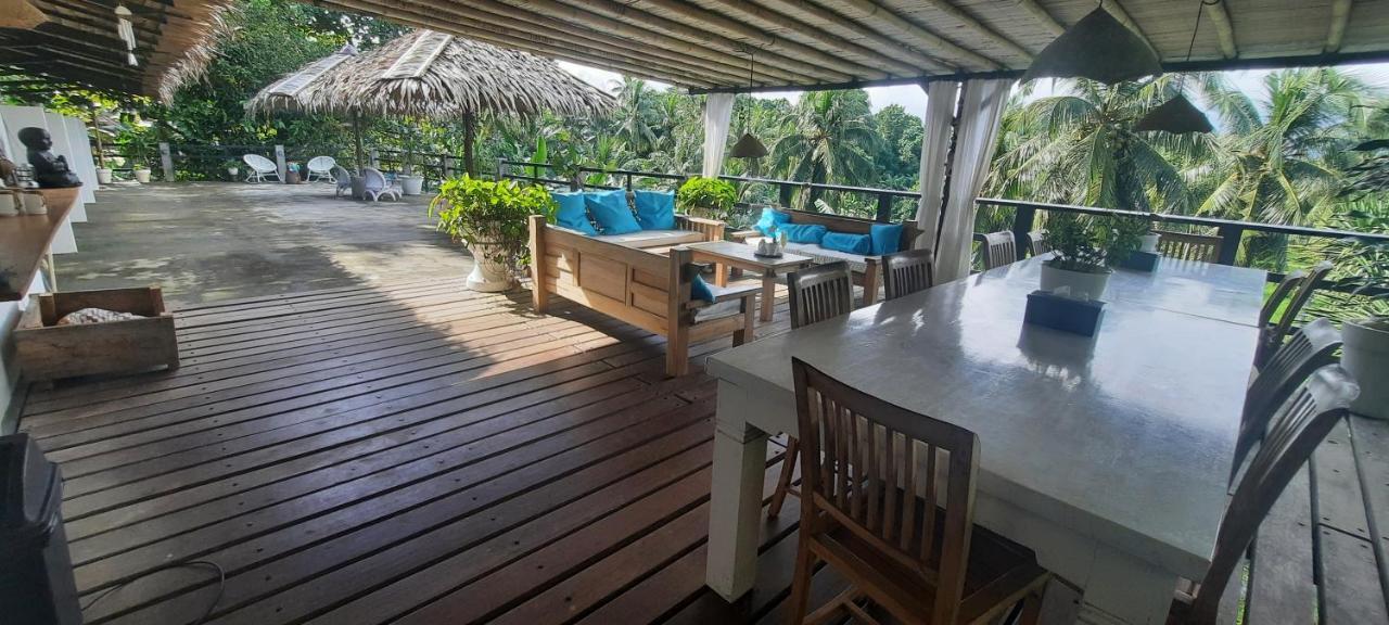 Guesthouse The 4 Fish Manado Esterno foto