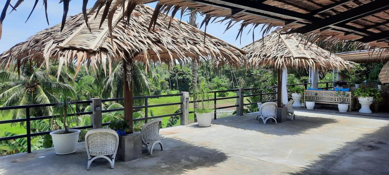 Guesthouse The 4 Fish Manado Esterno foto